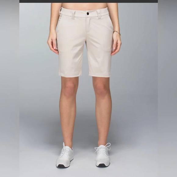 Lululemon Club Short II Cashew size 6 EUC - Picture 2 of 7